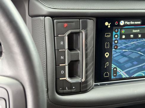 Used 2023 GMC Yukon XL Denali w/ Advanced Technology Package AWD/4WD image 19