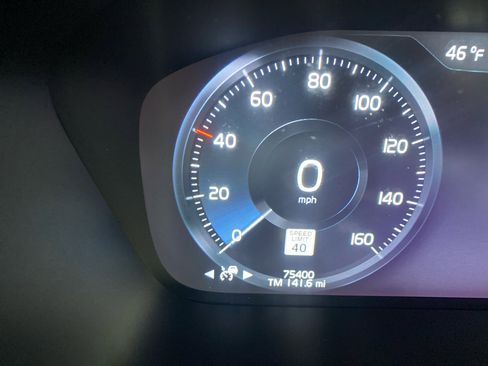 Used 2022 Volvo V60 T5 Cross Country w/ Advanced Package image 13