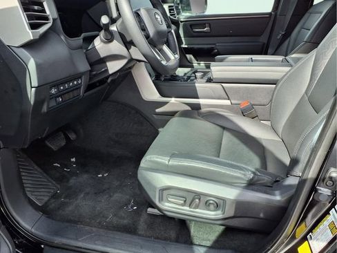 Used 2025 Toyota Tundra Limited image 16