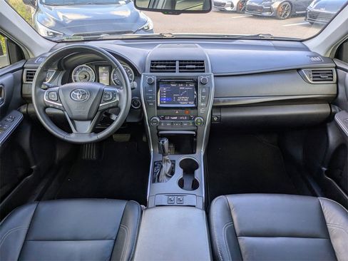 Used 2015 Toyota Camry XLE image 14