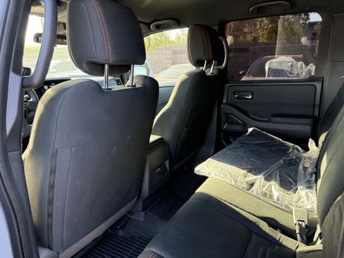 Used 2024 Nissan Frontier PRO-4X w/ Technology Package image 11