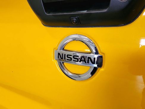 Used 2017 Nissan Titan PRO-4X w/ Pro-4x Convenience Package AWD/4WD image 36