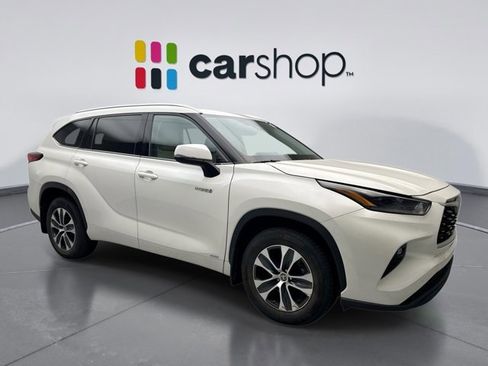 Used 2021 Toyota Highlander XLE image 4