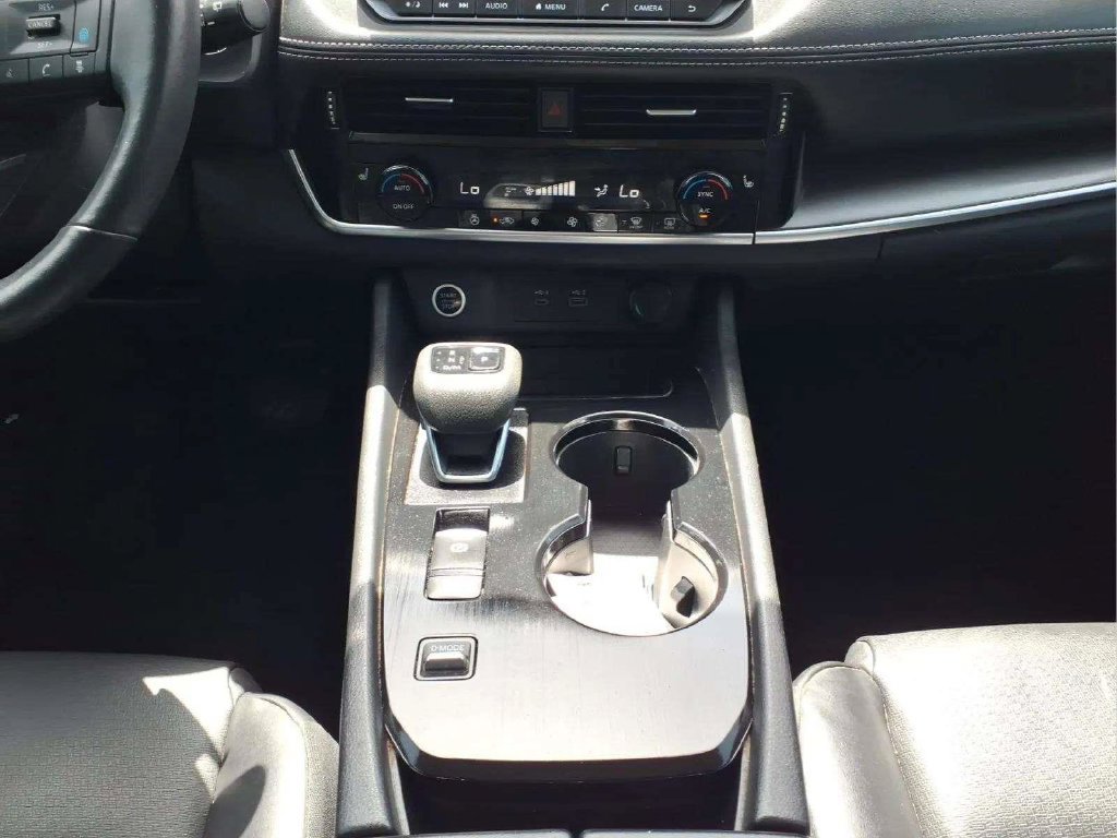 Used 2022 Nissan Rogue SV w/ SV Premium Package FWD image 11