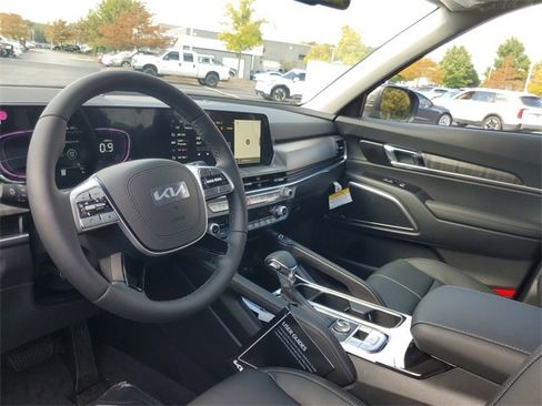 New 2025 Kia Telluride EX image 13