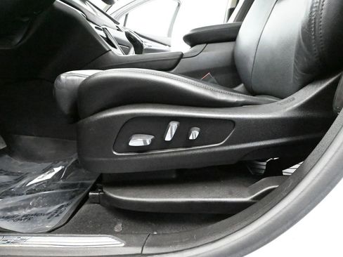 Used 2017 Cadillac XT5 Luxury image 22