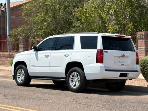 Used 2019 Chevrolet Tahoe LS w/ Enhanced Driver Alert Package AWD/4WD image 4