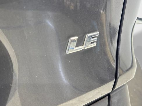 Used 2021 Toyota RAV4 LE FWD image 23