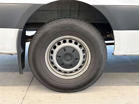 Used 2025 Mercedes-Benz Sprinter 2500 image 24