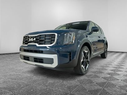 Used 2023 Kia Telluride S w/ S Sunroof Package