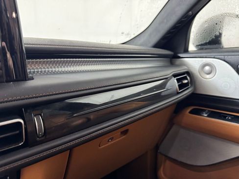 Certified 2025 Lincoln Aviator Black Label w/ Jet Appearance Package image 46