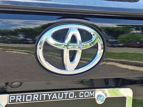 Used 2025 Toyota RAV4 LE AWD/4WD image 28