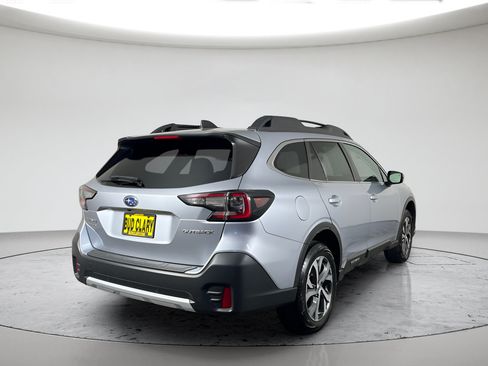 Used 2022 Subaru Outback Limited AWD/4WD image 5