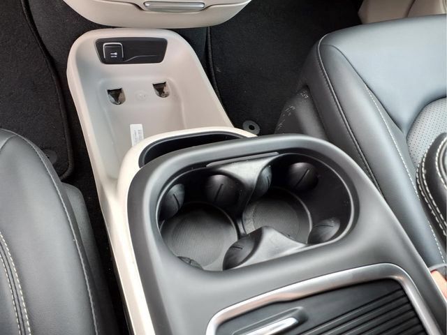 Used 2024 Chrysler Pacifica Touring-L w/ Uconnect Theater Family Group AWD/4WD image 28
