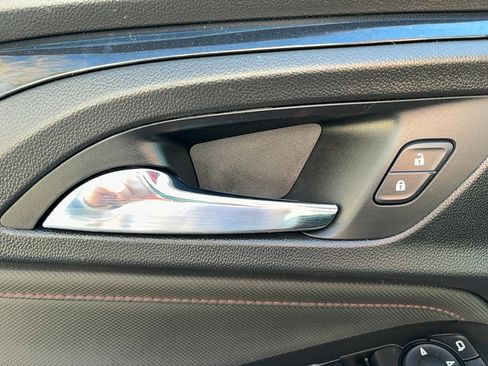 Used 2021 Chevrolet TrailBlazer RS w/ Technology Package image 18