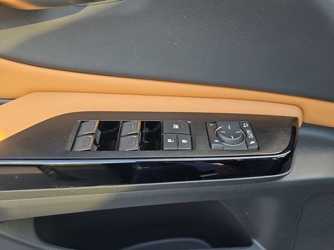 Used 2024 Lexus ES 350 w/ Premium Package image 16