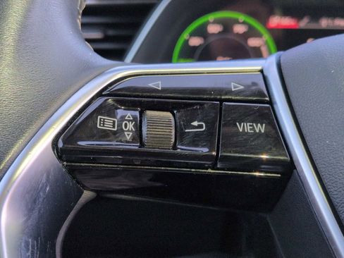 Used 2024 Audi Q8 e-tron Prestige image 26