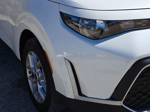 Certified 2025 Kia Soul LX w/ LX Technology Package FWD image 4