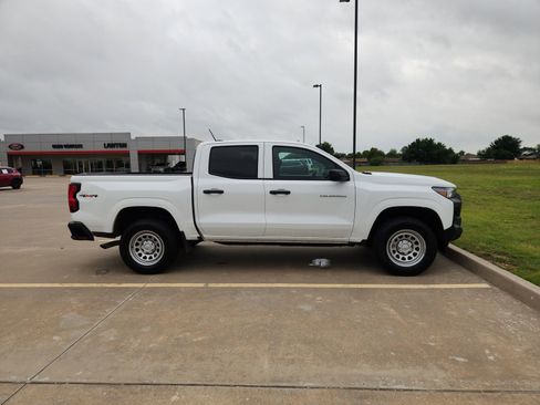 Used 2024 Chevrolet Colorado W/T w/ WT Convenience Package II AWD/4WD image 7