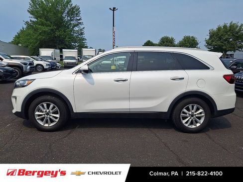 Used 2019 Kia Sorento FWD image 9