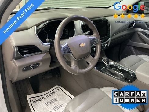 Used 2021 Chevrolet Traverse Premier FWD image 9