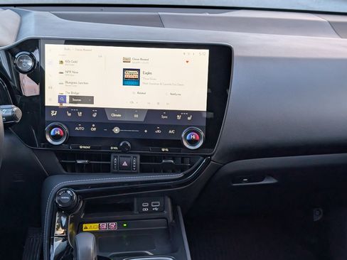 Used 2022 Lexus NX 350h AWD image 18