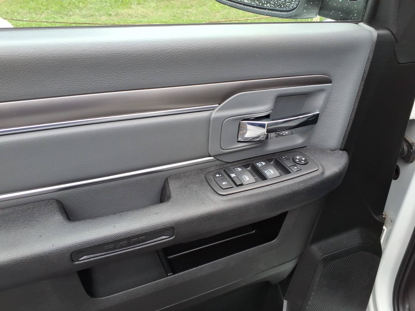 Used 2023 RAM 1500 Classic SLT w/ Protection Group AWD/4WD image 7