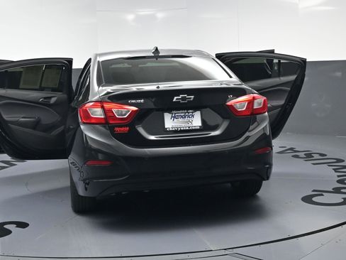 Used 2018 Chevrolet Cruze LT w/ Convenience Package image 27