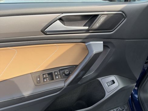 Certified 2022 Volkswagen Tiguan SE image 9