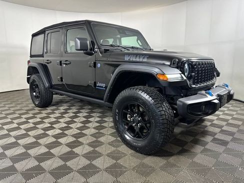 Used 2024 Jeep Wrangler Unlimited image 2