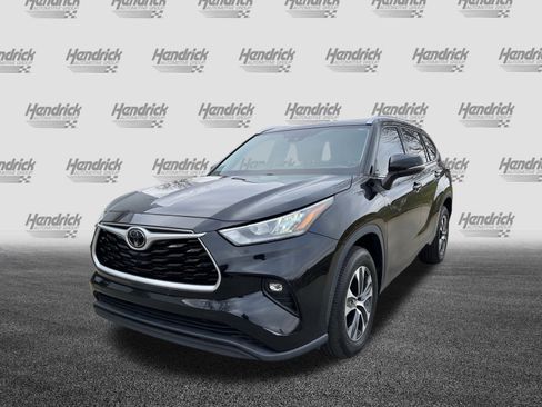 Used 2020 Toyota Highlander XLE image 6
