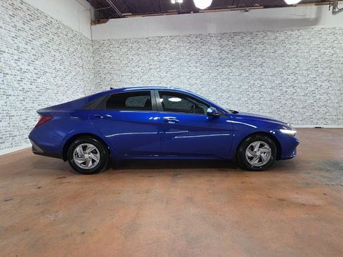 Used 2025 Hyundai Elantra SE image 6