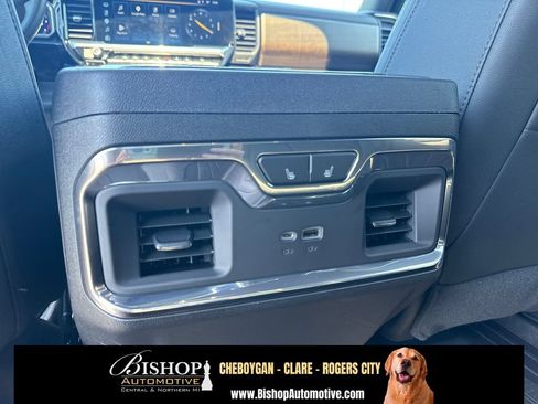 Used 2023 Chevrolet Silverado 1500 High Country w/ Z71 Off-Road Package AWD/4WD image 17
