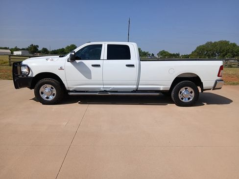 Used 2024 RAM 2500 Tradesman w/ Chrome Appearance Group AWD/4WD image 2