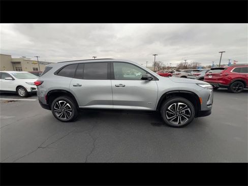 Certified 2025 Buick Enclave Sport Touring image 9