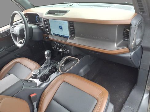 New 2024 Ford Bronco Outer Banks AWD/4WD image 11