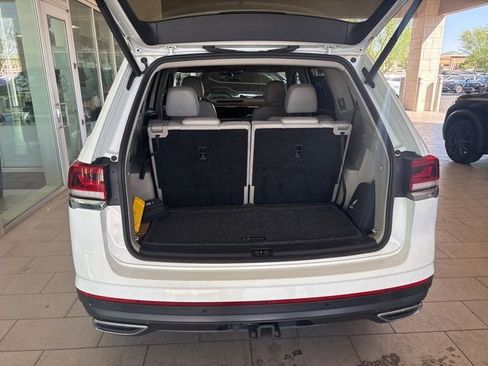 Used 2022 Volkswagen Atlas SE w/ Panoramic Sunroof Package FWD image 5