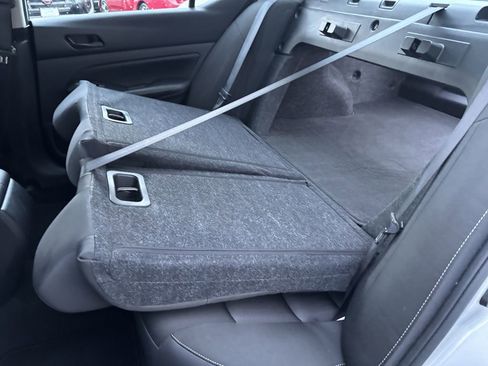 Used 2024 Nissan Altima 2.5 SV w/ SV Premium Package image 28