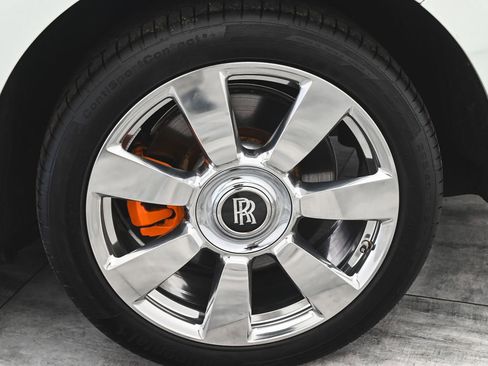Used 2024 Rolls-Royce Cullinan AWD/4WD image 7