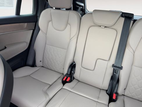 New 2026 Volvo XC90 B6 Plus image 13