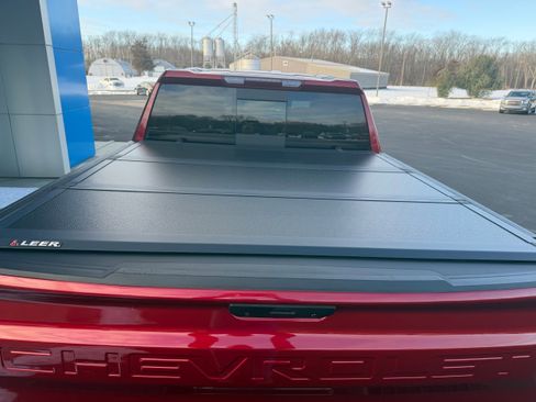 Used 2022 Chevrolet Silverado 1500 LTZ w/ Z71 Off-Road Package image 7