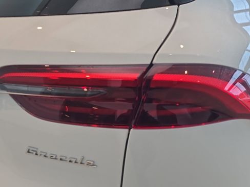 New 2025 Maserati Grecale Modena image 9