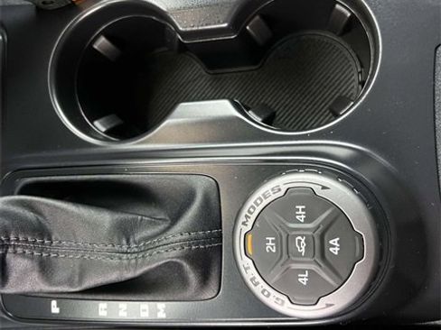 Used 2024 Ford Bronco Badlands image 22