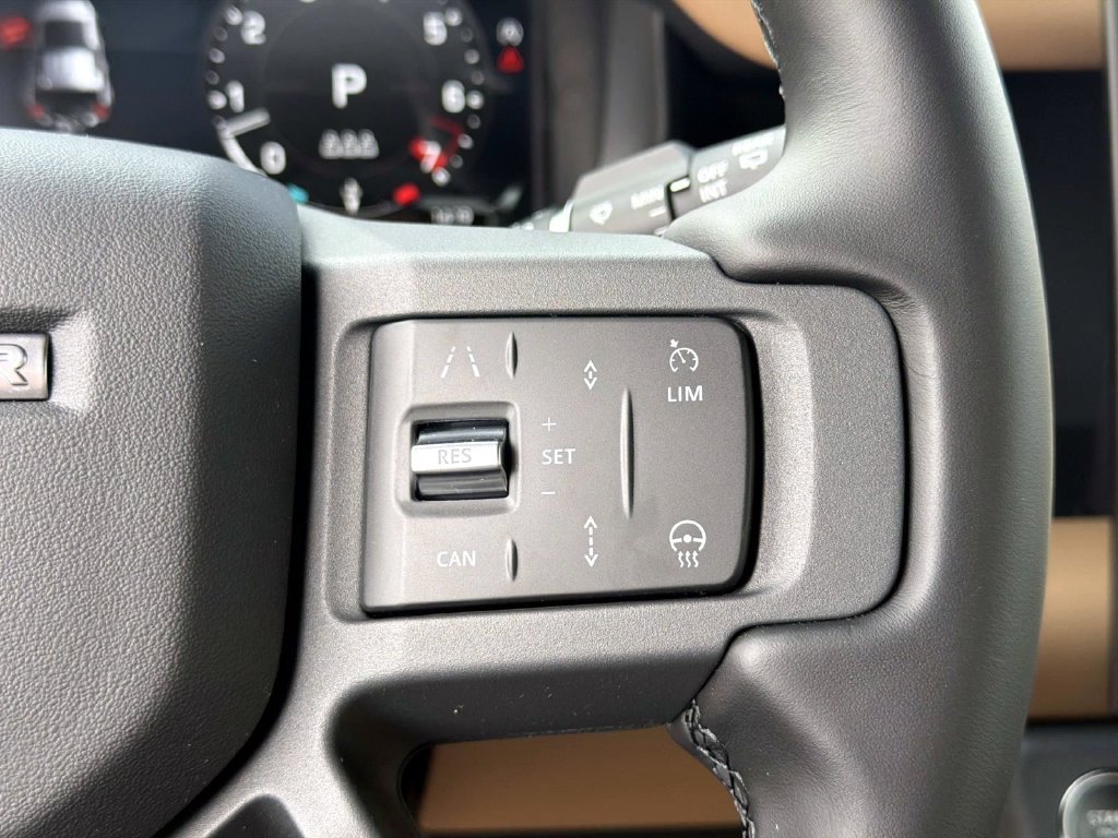 New 2026 Land Rover Defender 110 X-Dynamic SE AWD/4WD image 30