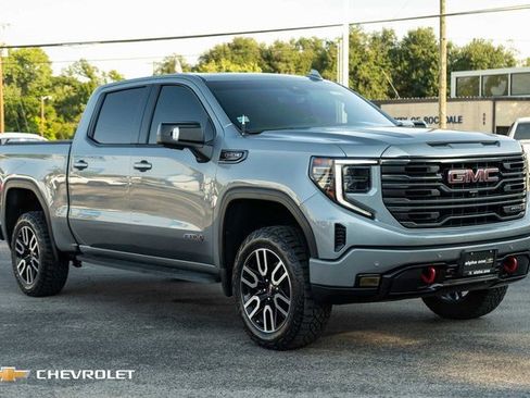 Used 2023 GMC Sierra 1500 AT4 w/ Technology Package image 3