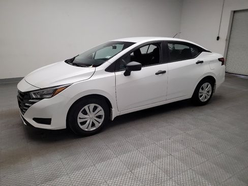 Used 2025 Nissan Versa S w/ Trunk Package FWD image 2