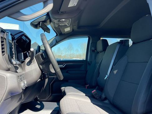 Used 2024 Chevrolet Silverado 1500 LT w/ Z71 Off-Road Package image 9