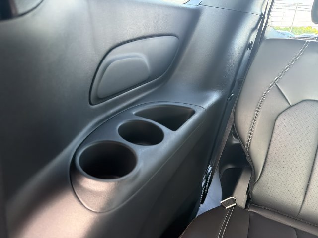 New 2027 Chrysler Pacifica Select FWD image 37