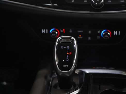 Used 2021 Buick Enclave Avenir w/ Avenir Technology Package AWD/4WD image 18