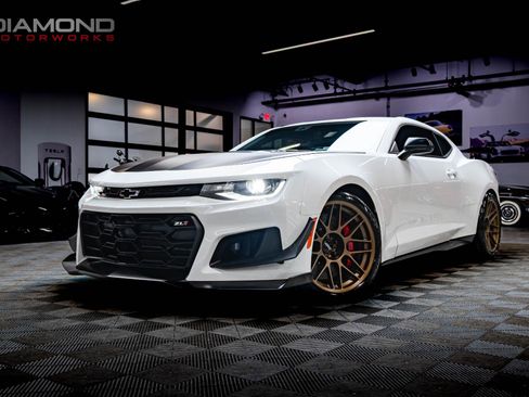 Used 2021 Chevrolet Camaro ZL1 image 1